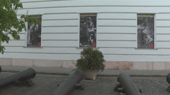 Eddig nem látott haditudósítói képekből nyílt szabadtéri kiállítás