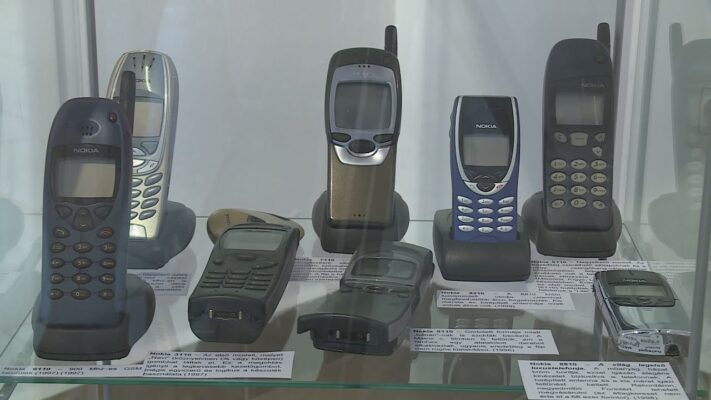 30 év, 300 telefon – Mobiltelefon kiállítás a Virág Benedek házban