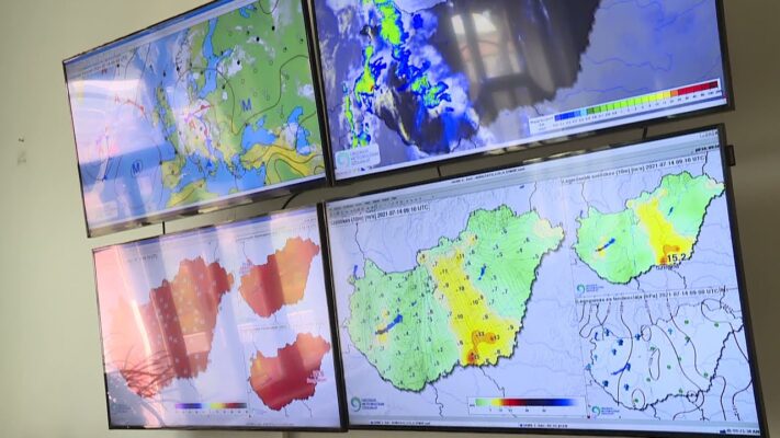 Afrikai sivatagból származó homokfelhő