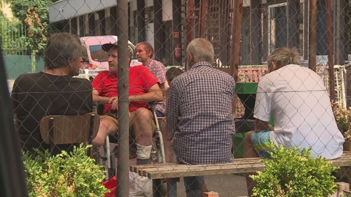 A hőség miatt fokozott figyelmet fordítanak a hajléktalanok ellátására