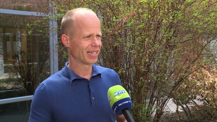 Októbertől valamennyi hitellel rendelkező banki ügyfélnek újra fizetnie kell
