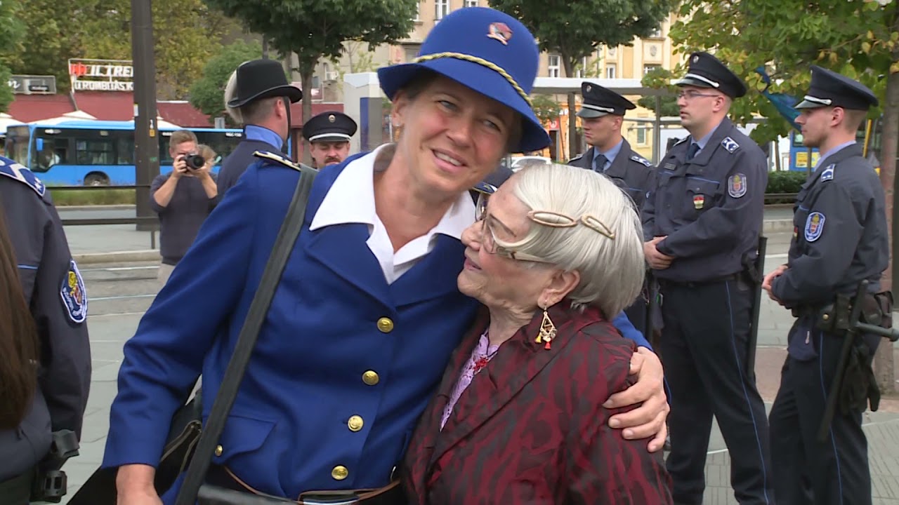 140 éves a BRFK - Korabeli egyenruhába öltözött rendőrök is feltűntek az évforduló kapcsán