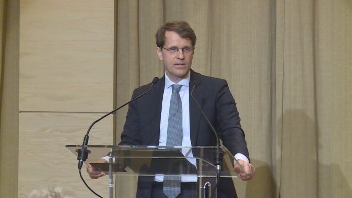 Kommentár Nélkül - A Hegyvidéki Önkormányzat díszpolgári ünnepsége