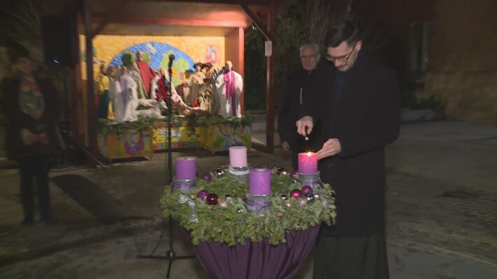 A harmadik gyertyát is meggyújtották a Hegyvidék adventi koszorúján