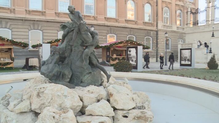 Újjászületett a Habsburg-kapu és a Halászó gyerekek kútja a Budavári Palotában