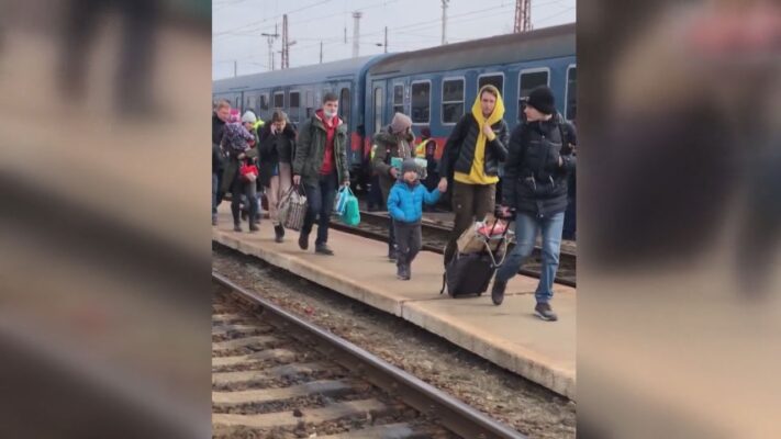 Önkéntesek jelentkezését várja a Hegyvidéki Menekültsegítő Központ