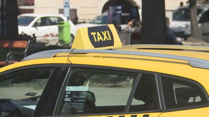 Jelentősen drágulhatnak májustól a taxi tarifák