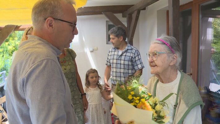 A Hegyvidéki Önkormányzat 100 éves lakosát köszöntötte