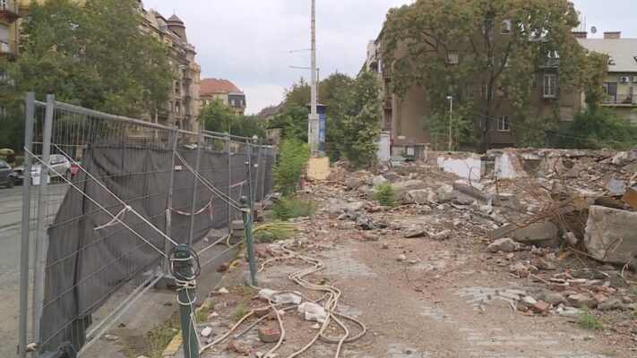 Hamarosan befejeződik a Böszörményi úti irodaházak bontása