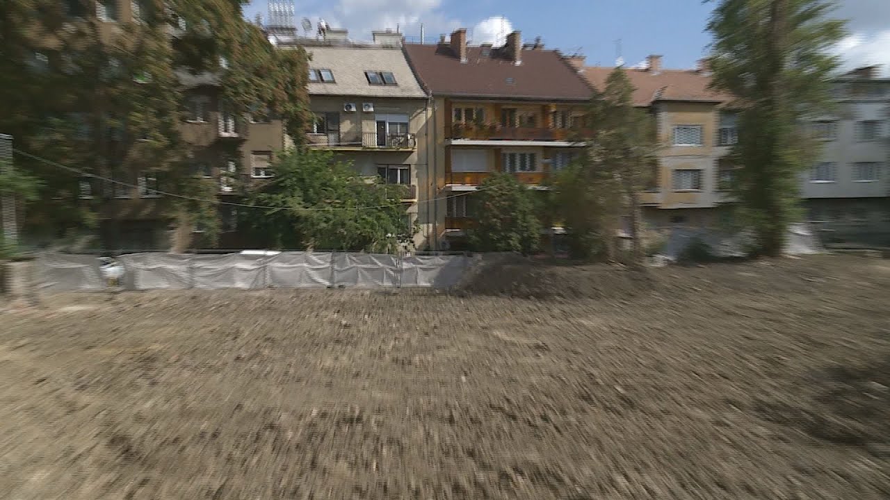 Parkolót és közösségi kertet alakíthatnak ki átmenetileg a Böszörményi úton