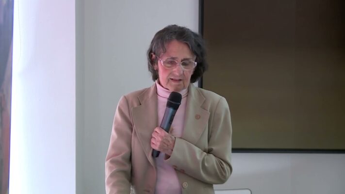 kommentar nelkul 150 eve egyesul