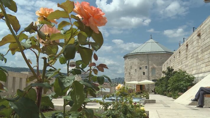 ujjaszuletett karakas pasa torny