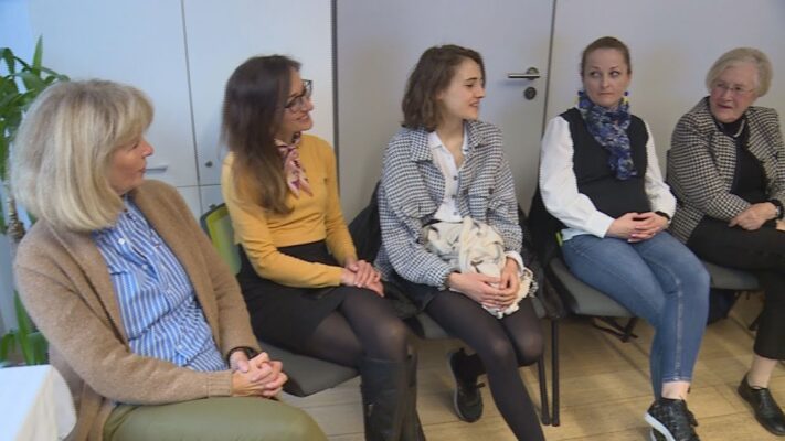a kapcsolatepitesben segiti az o