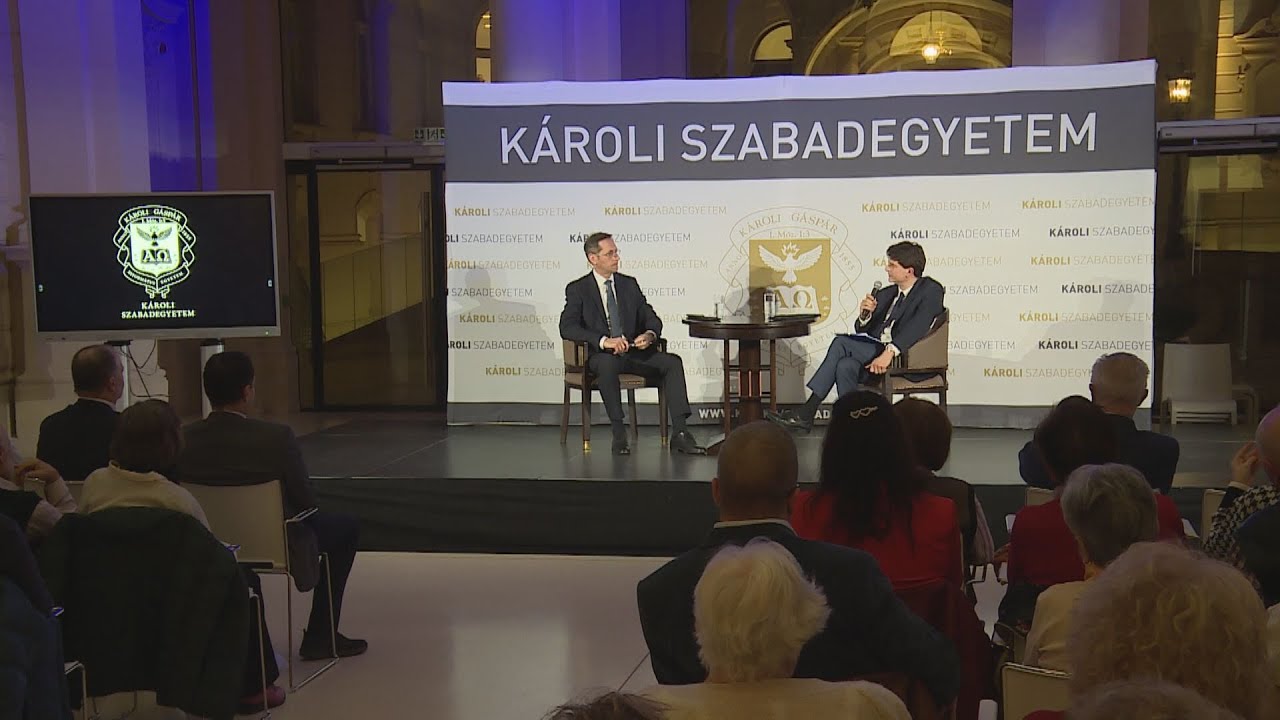 kommentar nelkul karoli szabadeg