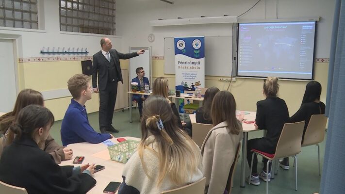 penzugyi temahet cel a fiatalok