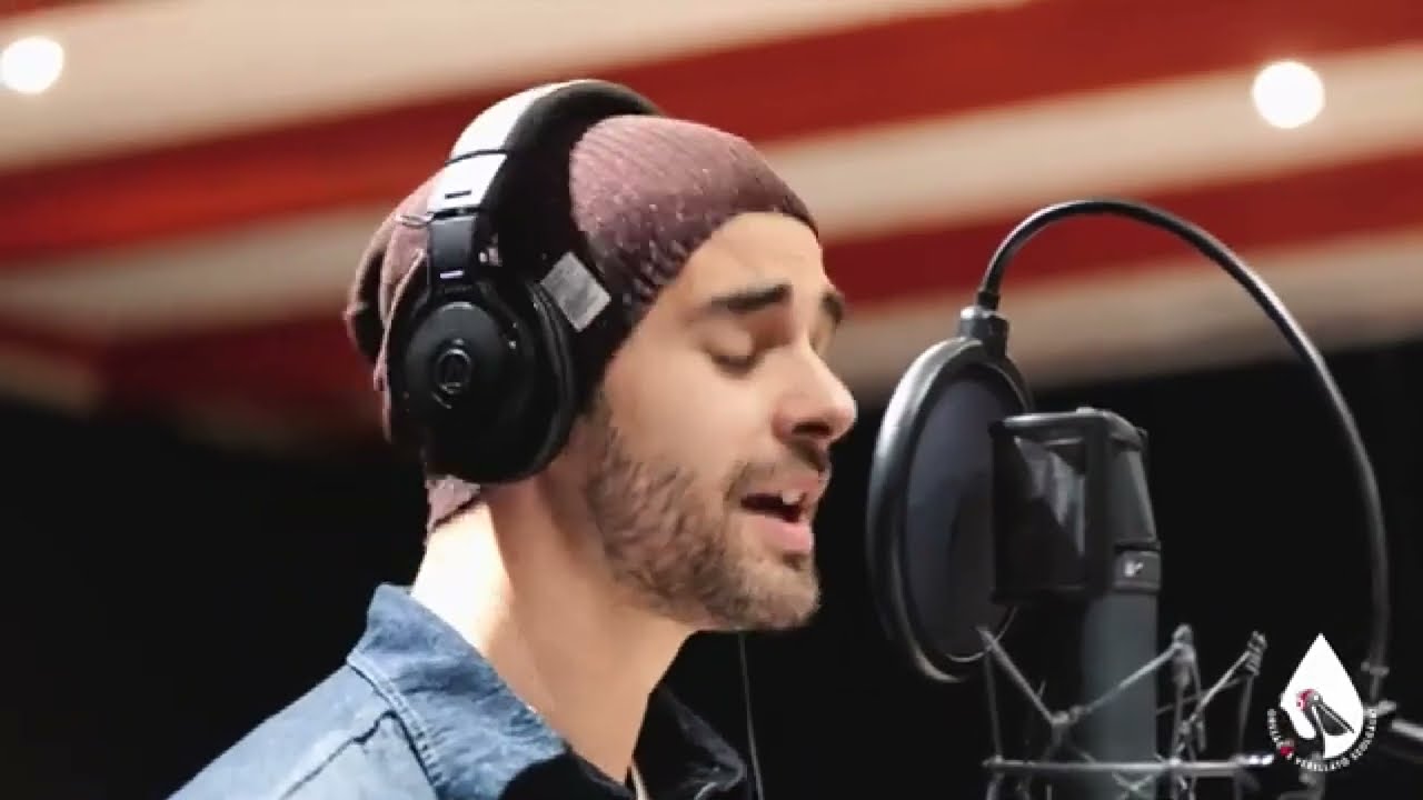 veradasra buzditanak az enekesek