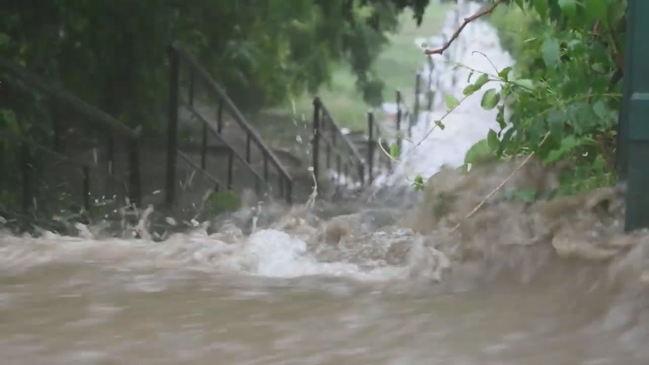 villam arvizek es felhoszakadas