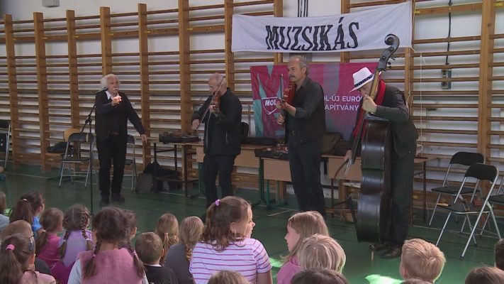 muzsikas az aranyban a nepzene d