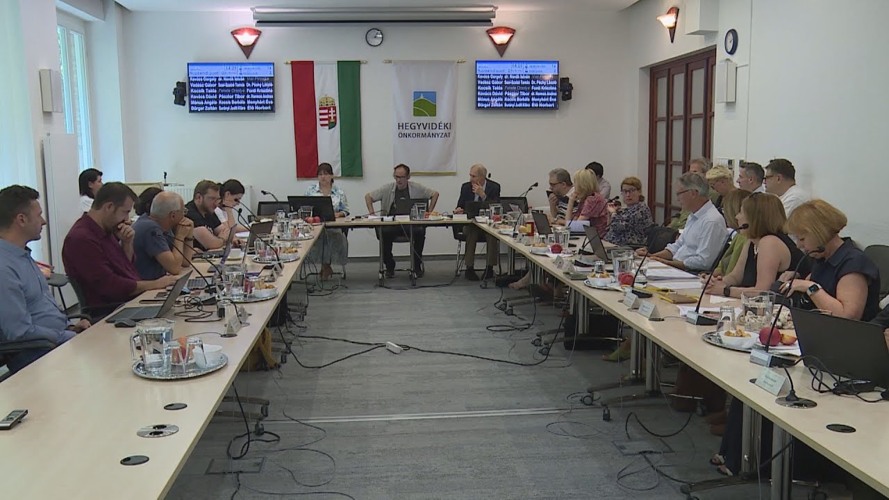 uj foszerkeszto es uj gazdasagi