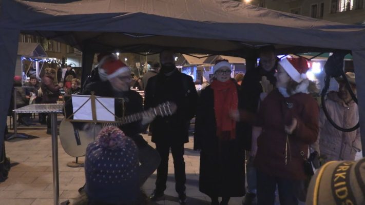 flashmob a varoshaza elott